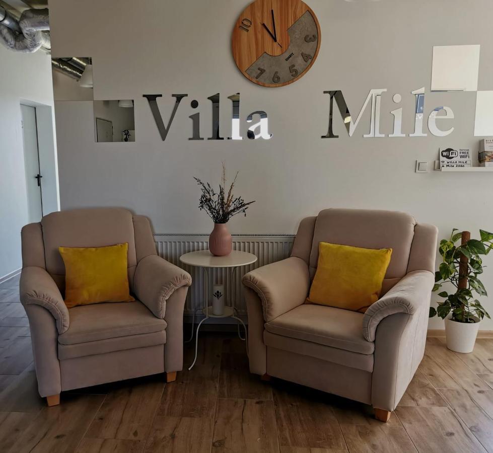 Mile Gdansk Airport & Parking Dlugoterminowy B&B 외부 사진