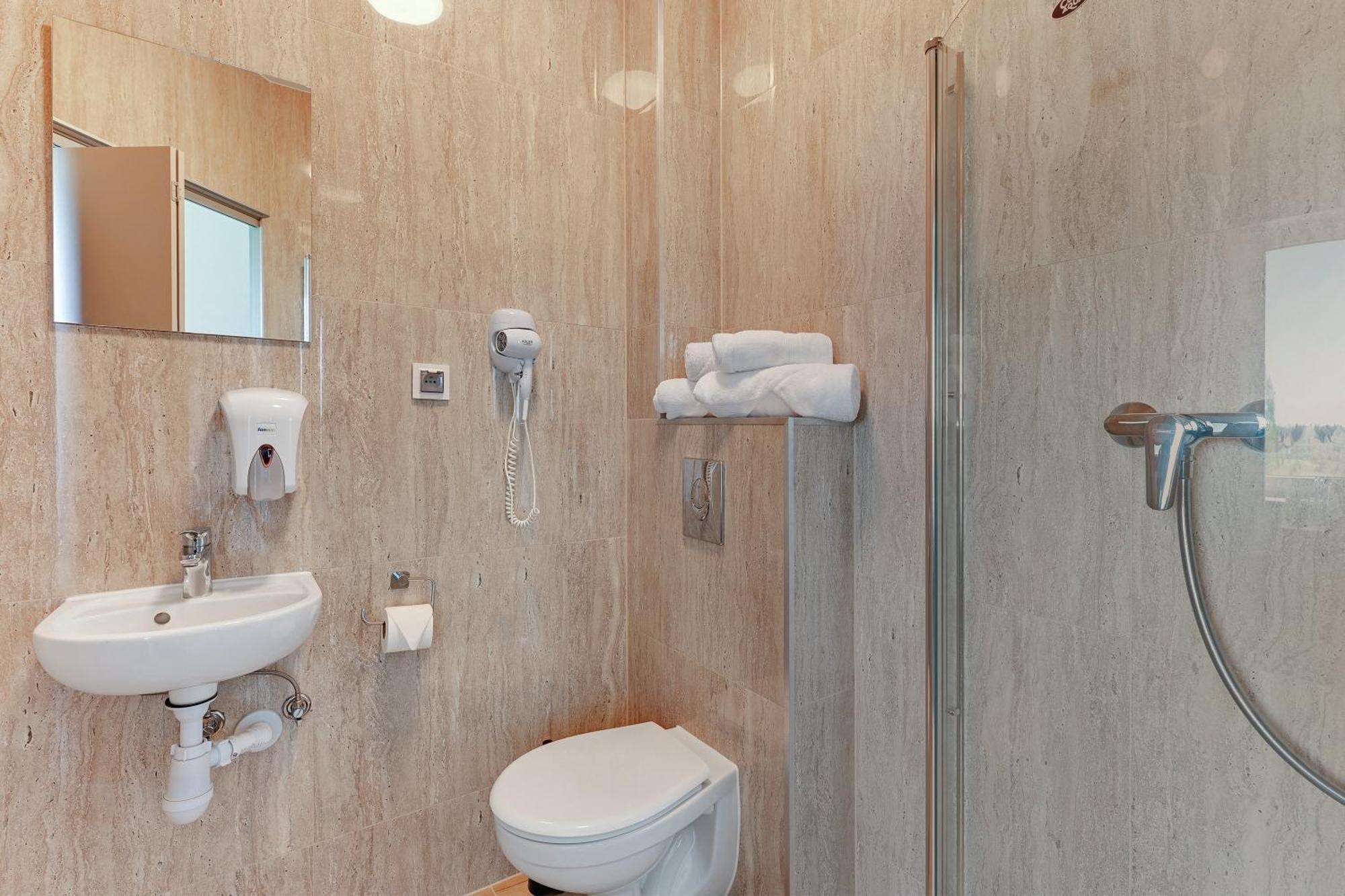Mile Gdansk Airport & Parking Dlugoterminowy B&B 외부 사진